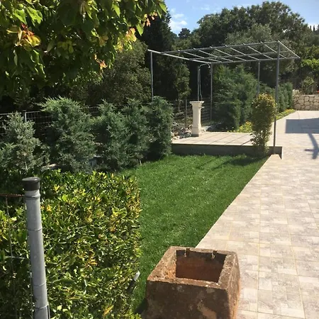 Ariadni * Χαλικερή