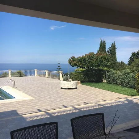 Βίλα Ariadni Χαλικερή