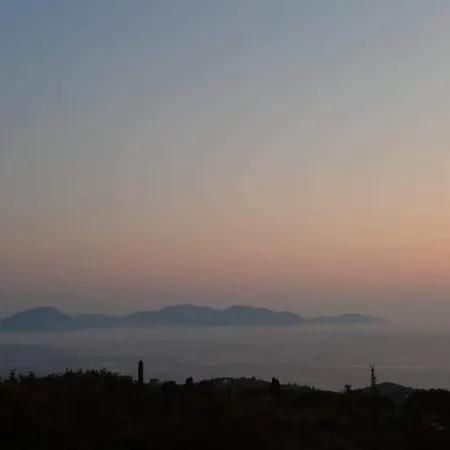 Ariadni * Χαλικερή